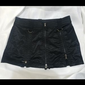 Guess black mini skirt with zipper size 28